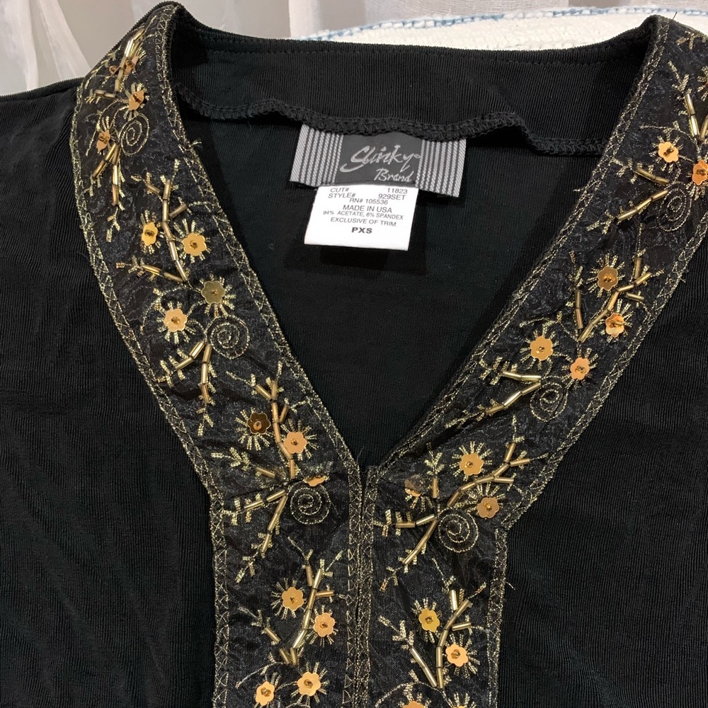 Slinky Brand Woman’s Petite top